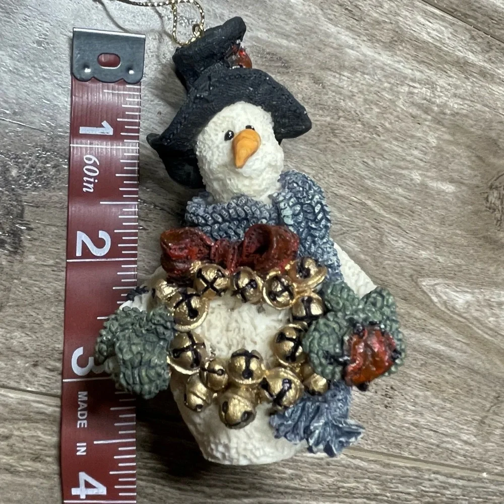Boyd’s Bears & Friends Snowman Christmas Ornament Jingles with Wreath 1995‎ Folk
